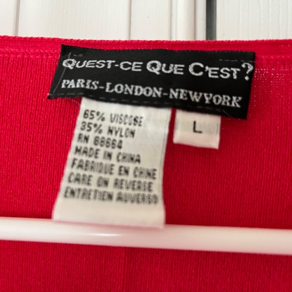 QUEST CE QUE C’EST Red Cardigan w Buttons, Size Large - Picture 3 of 4